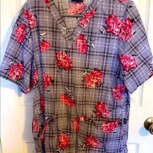 Women’s Tafford scrub top